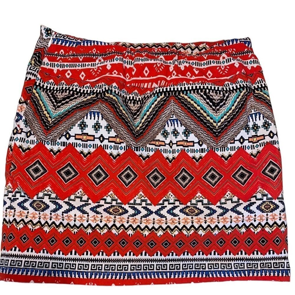 SARA STUDIO Women's Skort  Size PM  Aztec/Chevron Pattern  Red/Orange, Aqua, Whi